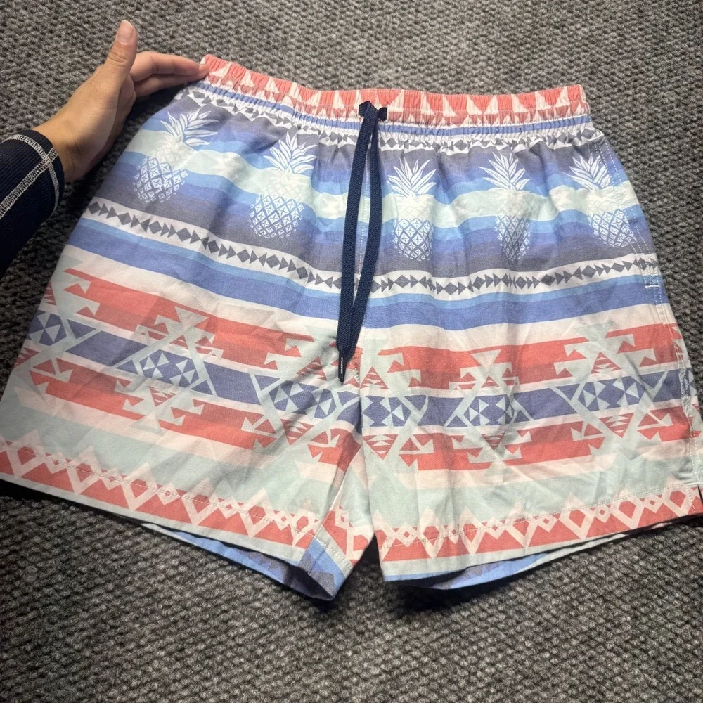 Chubbies Swim Trunks Men's M Multicolor Aztec & Pineapple Surfing 5.5